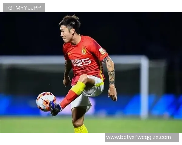 足球明星进球后欢庆动作大盘点展现激情与风采的瞬间